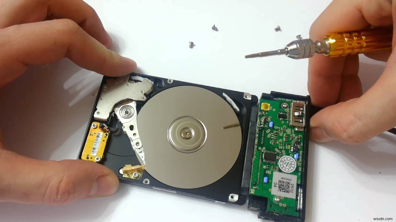 외부 하드 드라이브를 내부 저장 HDD 장치로 변환하는 방법 