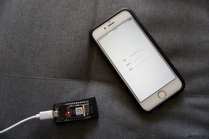 궁극적인 방법:20분 만에 하드웨어로 Bluetooth Swift 앱 구축 
