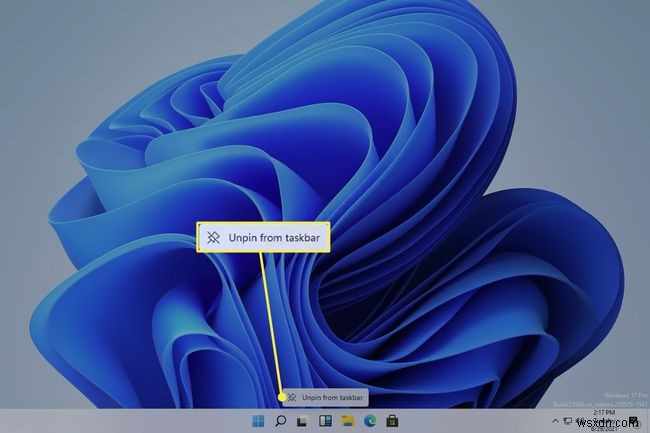 Windows 11에서 뉴스 및 관심사(위젯) 버튼 제거하는 방법