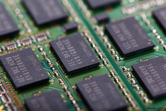 더 빠른 RAM이 정말 중요할까? – 2400MHz vs 3000MHz 완벽 비교