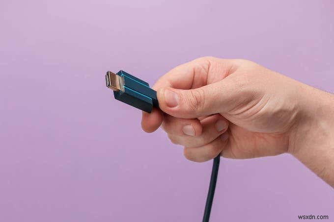 긴 HDMI 케이블을 활용하는 6가지 스마트한 방법