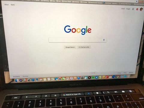 구글 크롬, 맥북 터치 바(Touch Bar) 완벽 지원: 활용법과 커스터마이징 가이드