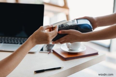 NFC 해킹은 어떻게 작동할까? 스마트폰 보안 위험과 대비법