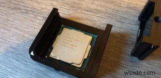 CPU 델리딩(Delidding) 완벽 가이드: IHS를 분리하는 방법과 그 가치