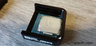 CPU 델리딩(Delidding) 완벽 가이드: IHS를 분리하는 방법과 그 가치