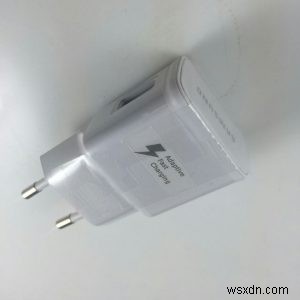 스마트폰 고속 충전이 작동하지 않을 때? 원인과 해결 방법 완벽 가이드