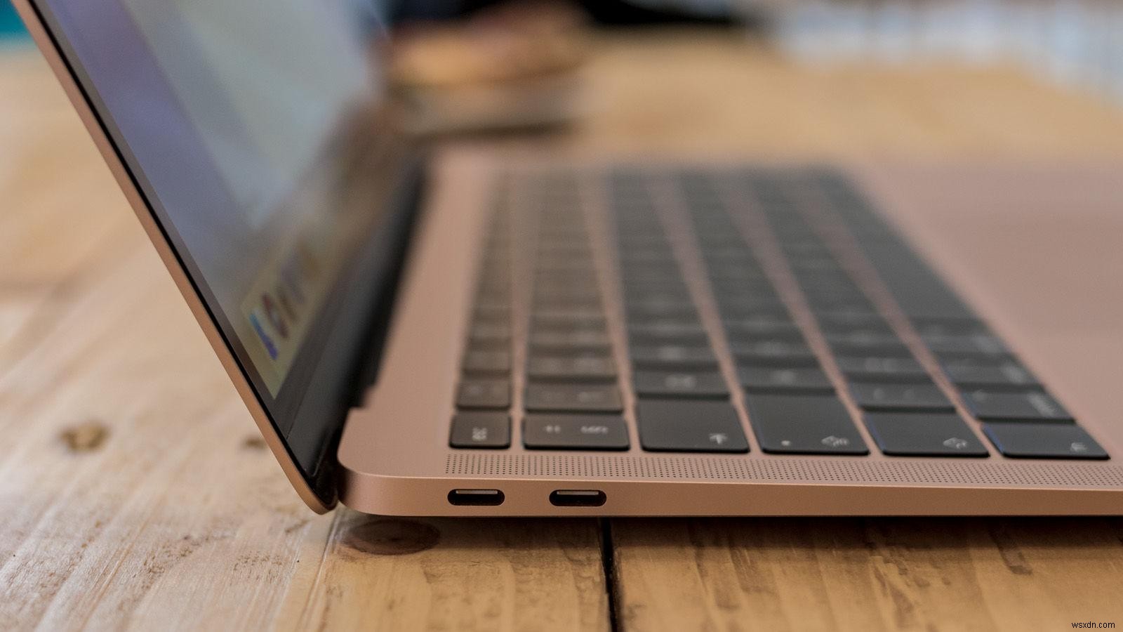 맥북(MacBook) 포트 늘리는 방법 – USB-C 허브와 어댑터로 연결성 확장하기