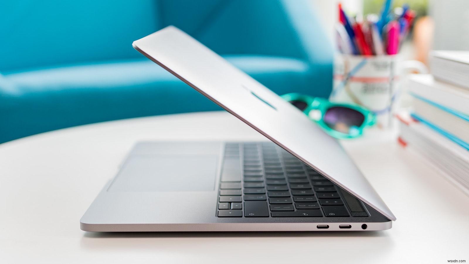 맥북(MacBook) 포트 늘리는 방법 – USB-C 허브와 어댑터로 연결성 확장하기