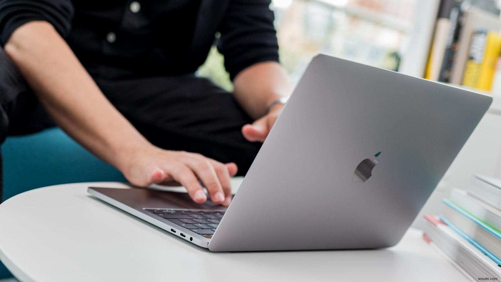 맥북(MacBook) 포트 늘리는 방법 – USB-C 허브와 어댑터로 연결성 확장하기