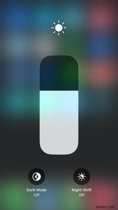 macOS와 iPhone에서 해 질 때 다크 모드 자동 전환 예약하는 방법