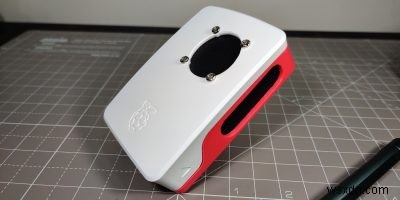 공식 라즈베리 파이 4 케이스에 팬을 장착하는 DIY 방법