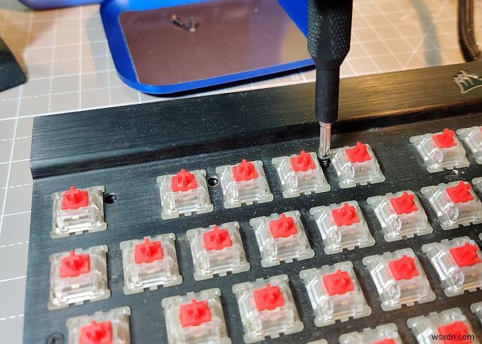 DIY 수리 가이드: 기계식 키보드 스위치 교체, 생각보다 어렵지 않습니다