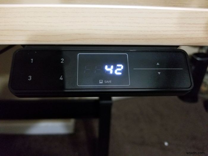 VertDesk 리뷰: 커스터마이징이 뛰어난 고품질 전동 스탠딩 데스크