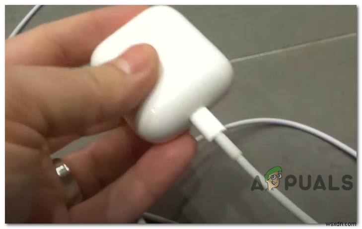 AirPods 주황색 불빛 깜박임? 원인과 해결 방법 완벽 가이드