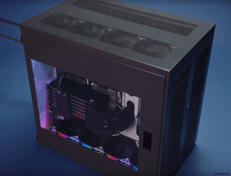 10만 달러짜리  괴물 PC  탄생! 린우스 테크 팁스가 1년간 만든 초대형 워크스테이션의 비밀