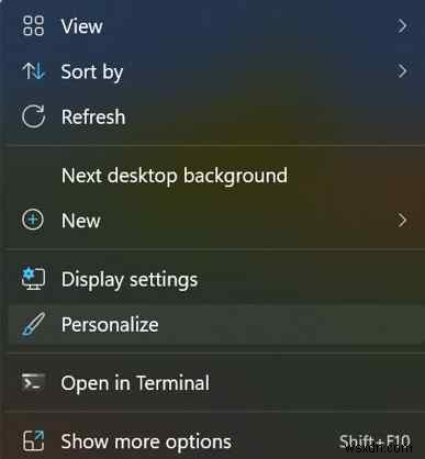 Windows 11 잠금 화면 배경 이미지 및 시계 형식 변경하는 방법