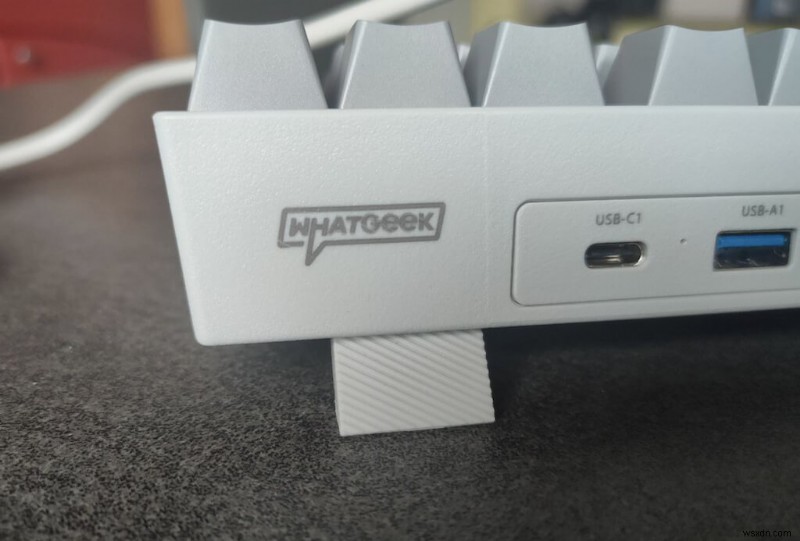 WhatGeek x 3inuS Kebohub EE01 기계식 키보드 리뷰 – 디자인, 기능, 성능 완벽 분석
