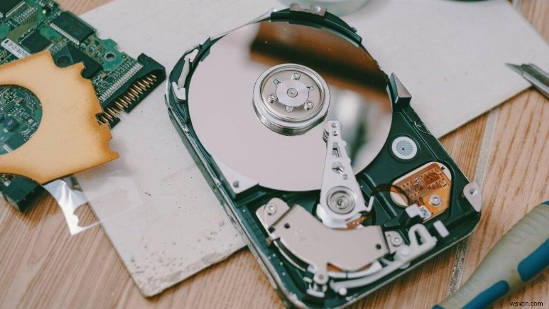 SSD 완벽 가이드: 작동 원리부터 장단점, HDD를 대체하는 이유까지