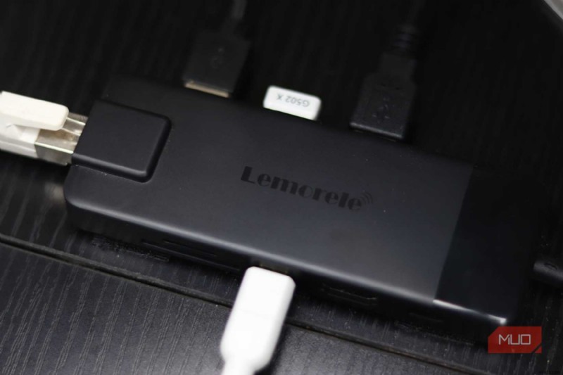 원격 근무의 완성: 커피숍에서도 생산성을 책임져 줄 필수 USB-C 액세서리