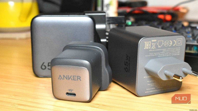 원격 근무의 완성: 커피숍에서도 생산성을 책임져 줄 필수 USB-C 액세서리