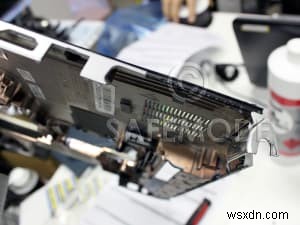 HP Pavilion DV6-3000 수리 가이드: 과열과 덮개 닫힘 문제를 한 번에 해결하는 하단 케이스 교체
