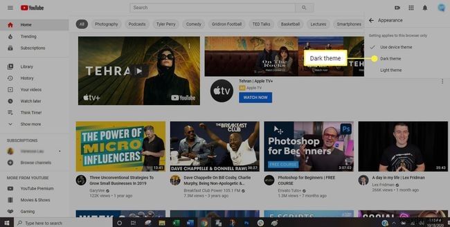 YouTube의 어두운 테마를 켜는 방법
