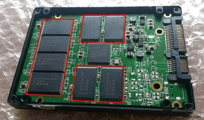 eMMC 대 SSD:차이점은 무엇입니까? 