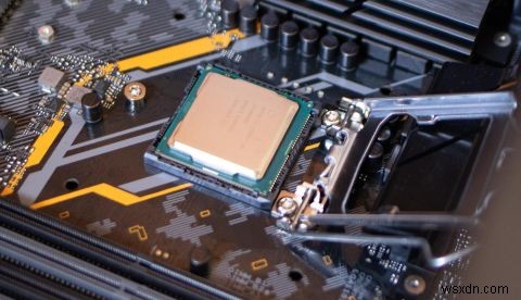 액체 금속 대 열 페이스트:최고의 CPU 냉각 옵션은 무엇입니까? 
