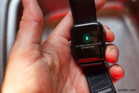 4단계로 Apple Watch를 안전하고 효율적으로 청소하는 방법 