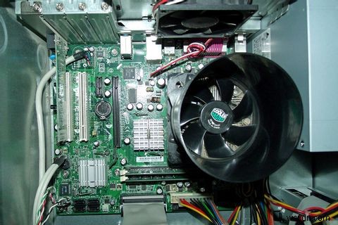 하드웨어 수명을 단축시키는 8가지 PC 유지 관리 실수 