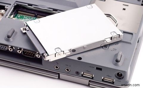 컴퓨터를 분해하지 않고 오래된 하드 드라이브에 액세스:다음과 같은 옵션이 있습니다. 