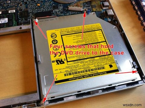 Macbooks DVD 드라이브를 SSD로 교체하는 방법 