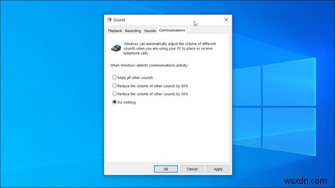 Windows 10에서 볼륨이 자동으로 증가하거나 감소합니까? 해결 방법은 다음과 같습니다. 