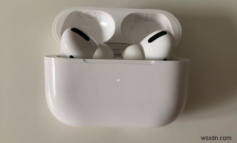 AirPod를 MacBook, iPhone, PC 등에 페어링하는 방법 