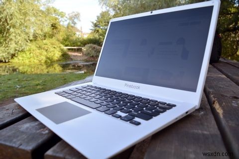 Pinebook 64 검토:끔찍하지 않은 100달러 노트북 