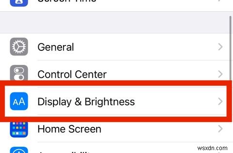 Night Shift를 사용하여 iPhone에서 블루라이트를 줄이는 방법
