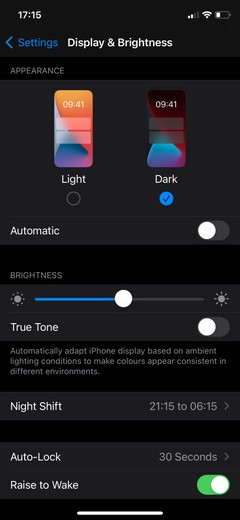 iPhone에서 자동 밝기를 끄는 방법