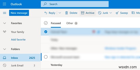 Outlook에서 이메일을 보관하는 방법
