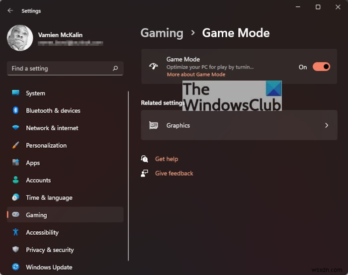 Windows 11/10에서 전체 화면 게임이 무작위로 바탕 화면으로 최소화됨 