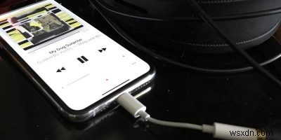 최신 iPhone에서 고품질 유선 헤드폰을 사용하는 방법 