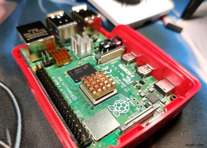 팬이 있는 Raspberry Pi 4 케이스를 만드는 방법 