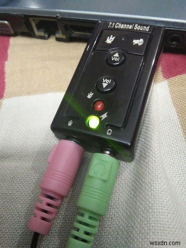 저렴한 USB 오디오 어댑터를 사용하여 헤드폰 경험 향상