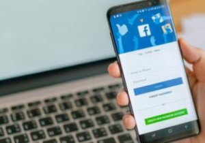Facebook 스토리를 만들고 개인화하는 방법 