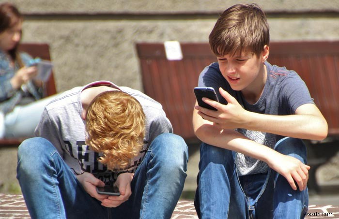부모:자녀를 온라인에서 안전하게 보호하는 방법 알아보기 
