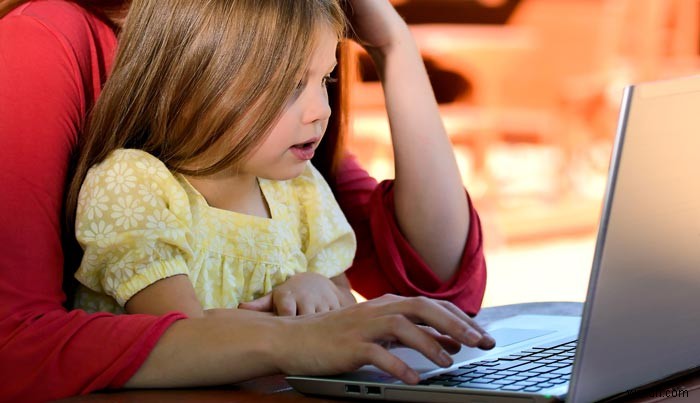 부모:자녀를 온라인에서 안전하게 보호하는 방법 알아보기 