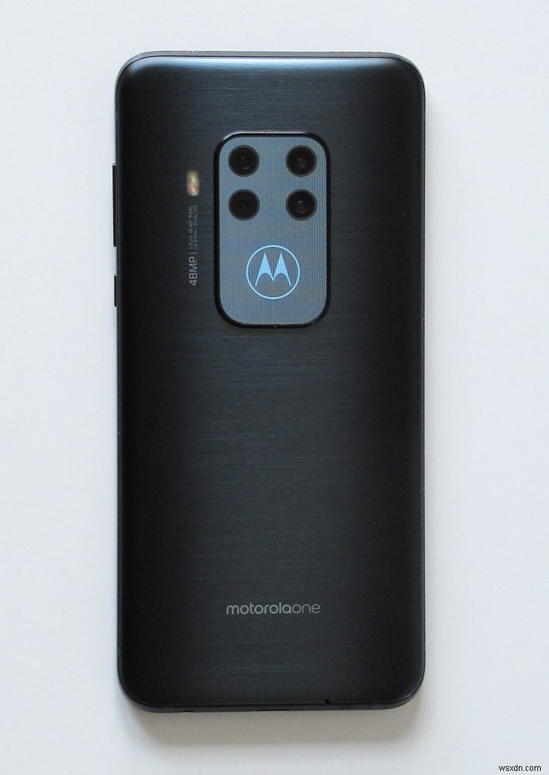 Motorola One Zoom - Lumia는 죽었고 One은 오래 산다