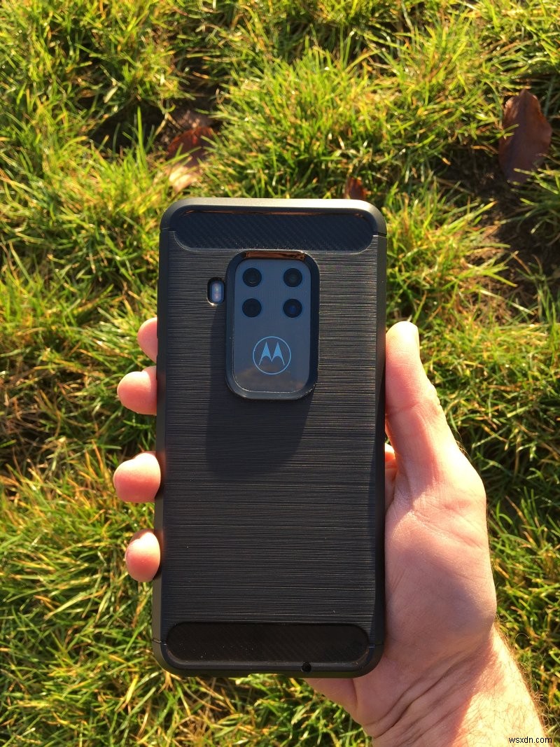 Motorola One Zoom - Lumia는 죽었고 One은 오래 산다