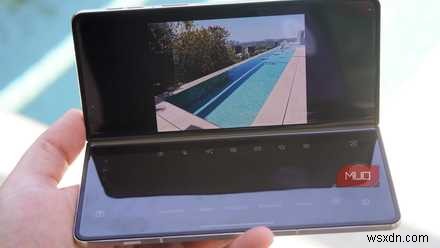 Motorola의 Razr Fold:삼성과 Google을 능가하는 저렴한 폴더블 제품 