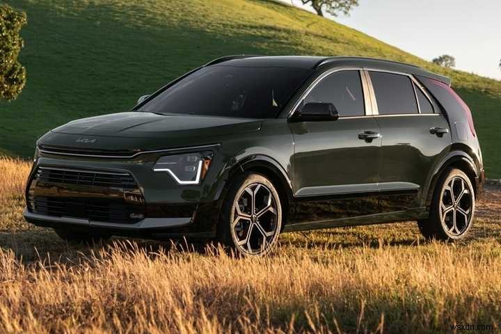 이 기아 SUV가 Corolla Cross Hybrid보다 성능이 뛰어난 이유:저렴한 비용 및 7 MPG 더보기 