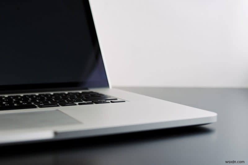 전원이 켜지지 않는 MacBook을 신속하게 해결하는 방법 